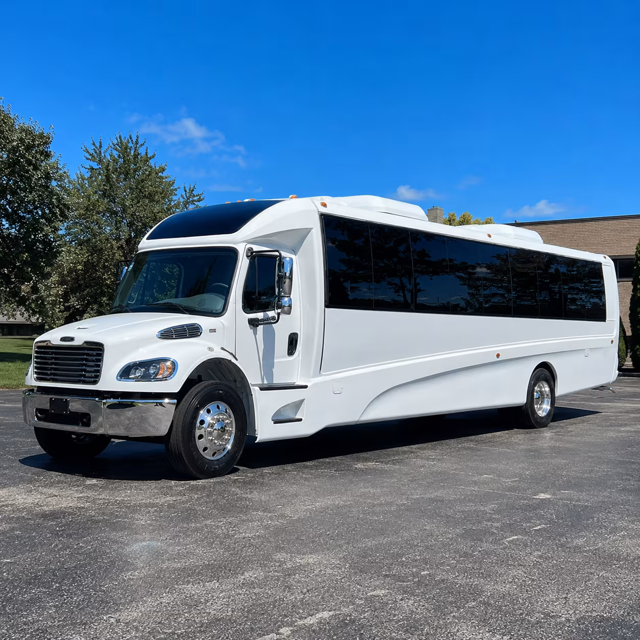 chandler 20 passenger minibus