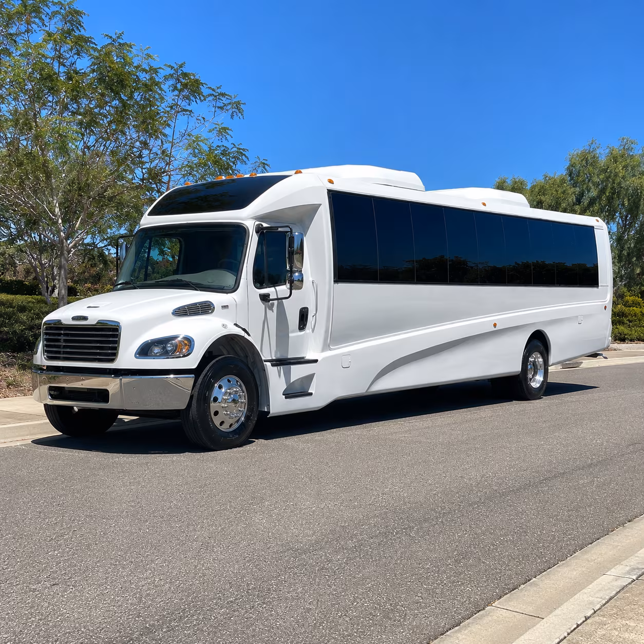 chandler 35 passenger minibus